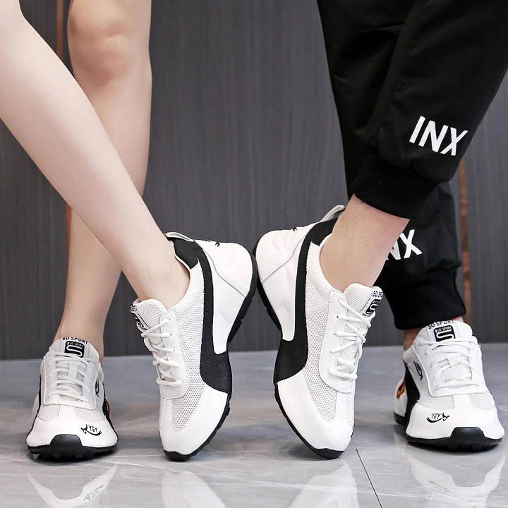 2022 Fashion Mesh Casual Sneakers for Women Breathable Running Shoes Lace Up Men Trainers Walking Shoes Summer Couple Shoes
2022 Fashion Mesh Casual Sneakers for Women Breathable Running Shoes Lace Up Men Trainers Walking Shoes Summer Couple Shoes