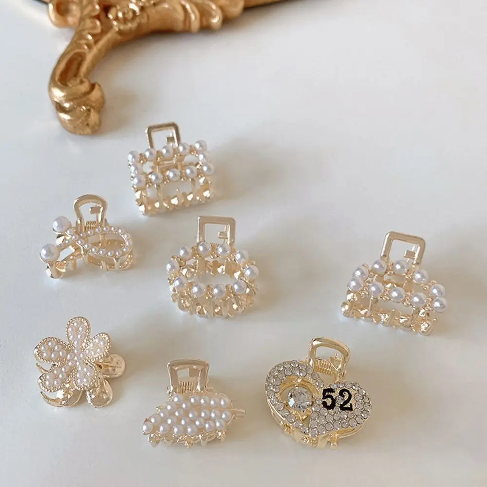 Hairpin White Pearl Metal Flower Hair Claw Heart Crystal Hair Clip Hair Styling Barrettes For Women Simple Hair Accessories
Hairpin White Pearl Metal Flower Hair Claw Heart Crystal Hair Clip Hair Styling Barrettes For Women Simple Hair Accessories