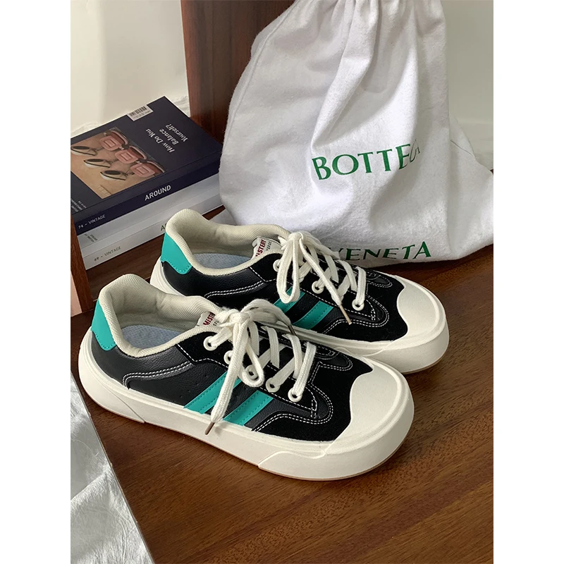 Spring New Women's Fashion Student Low-Top Leather Shoes Running Sneakers Comfortable Big Head Shoes Casual Vulcanized Shoes
Spring New Women's Fashion Student Low-Top Leather Shoes Running Sneakers Comfortable Big Head Shoes Casual Vulcanized Shoes