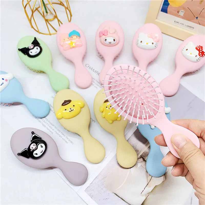 Симпатичная креативная мультяшная 3D расческа Sanrios Kuromi Cinnamoroll воздушная Подушка Расческа аксессуары для волос для девочек наряд Макияж игру...
Симпатичная креативная мультяшная 3D расческа Sanrios Kuromi Cinnamoroll воздушная Подушка Расческа аксессуары для волос для девочек наряд Макияж игру...