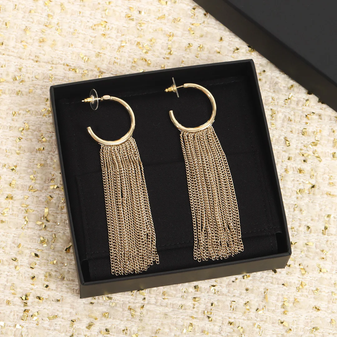 

NEW IN 2023 Round Plating Design Crescent Design Super Beautiful Earrings Classic tassel earrings made of brass Studded