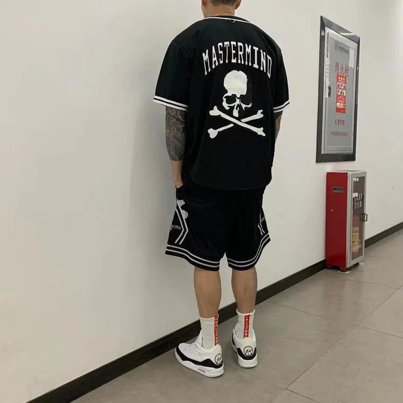 22SS Skull Letter Print Baseball Jersey Short Sleeve Mastermind Japan T Shirt Men Women EU Size Heavy Fabric Summer Fashion 
22SS Skull Letter Print Baseball Jersey Short Sleeve Mastermind Japan T Shirt Men Women EU Size Heavy Fabric Summer Fashion