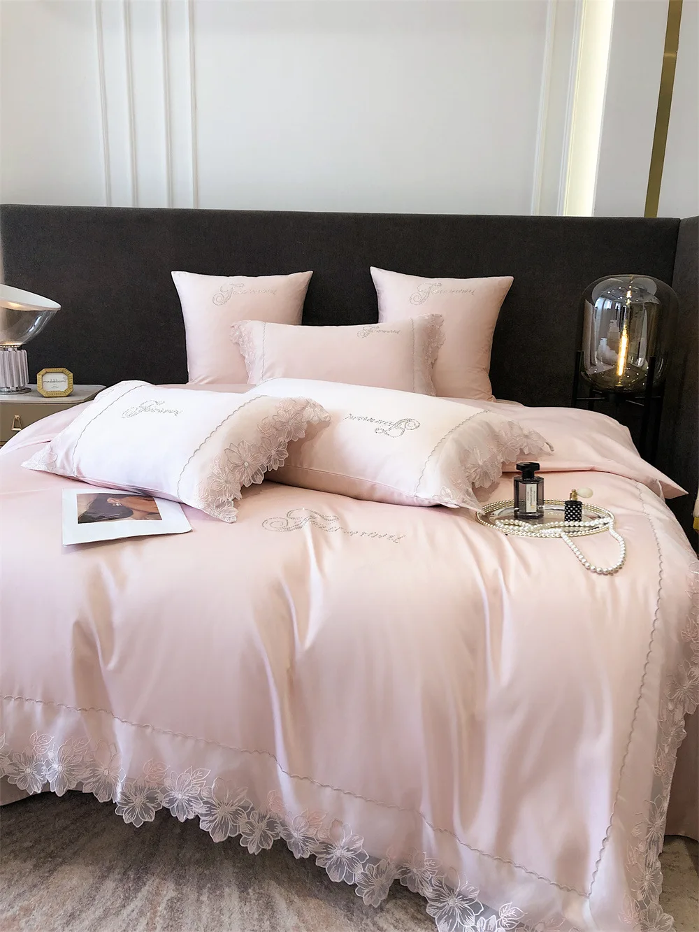 Long-Staple Cotton Cotton Organza Lace Stitching Quilt Cover Girl Hot Drilling Bedding
Long-Staple Cotton Cotton Organza Lace Stitching Quilt Cover Girl Hot Drilling Bedding