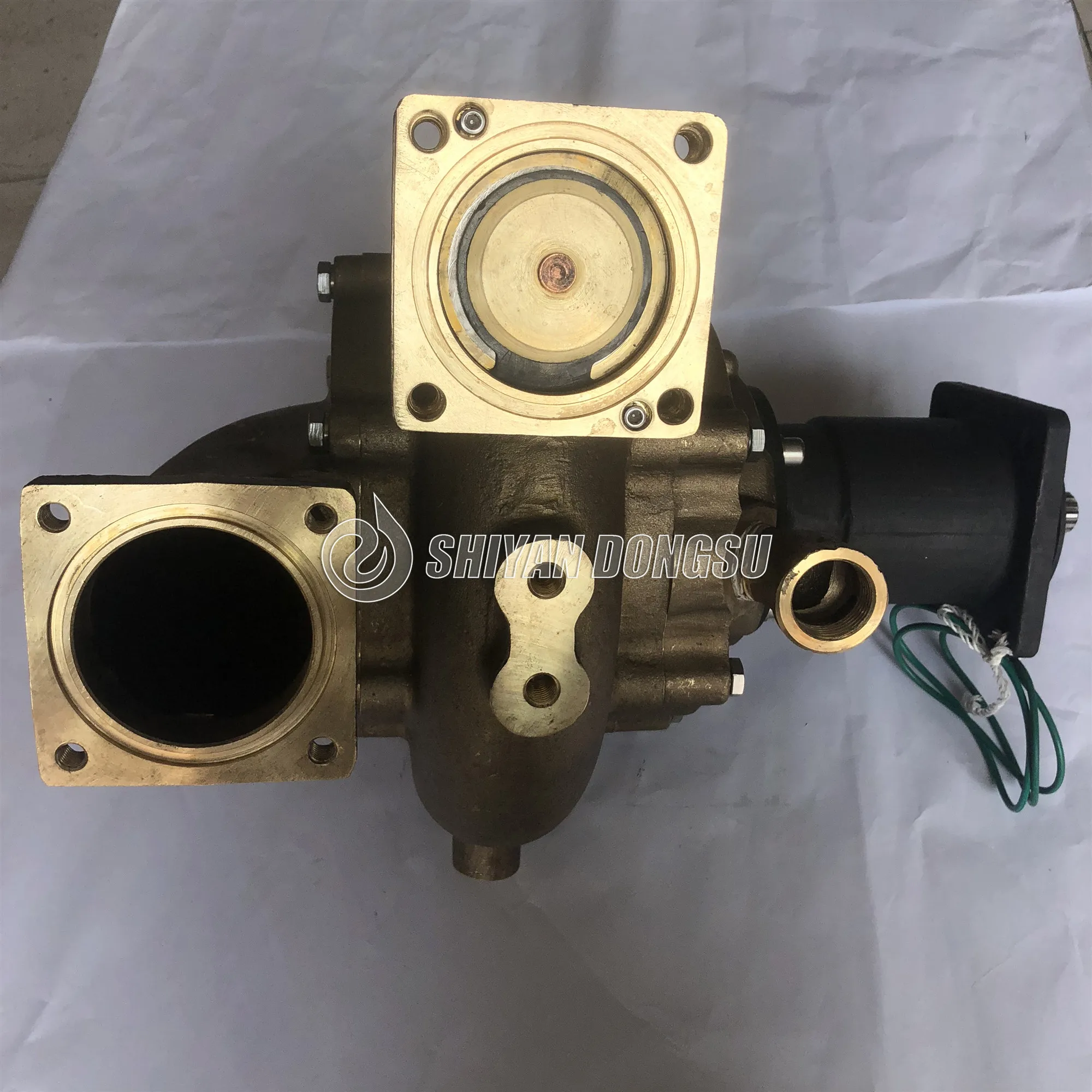OEM boat engine spare parts KTA38 engine sea water pump 3393018 4314522 4314820 
OEM boat engine spare parts KTA38 engine sea water pump 3393018 4314522 4314820