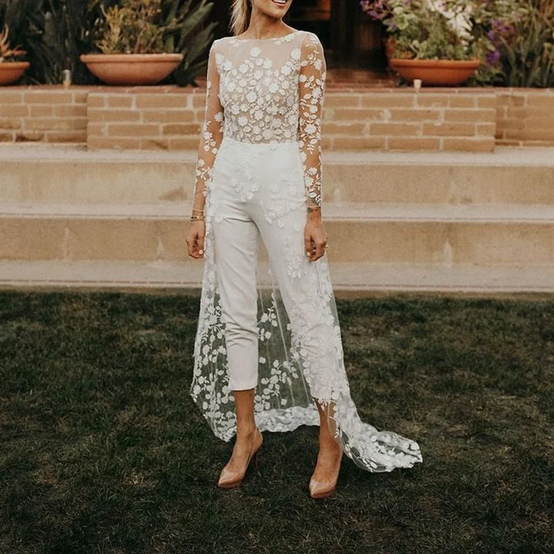 New Fashion Women's 2022 Autumn Sexy See-through Long-sleeved Lace Jumpsuit Windbreaker Jumpsuit Trousers One Piece Outfit
New Fashion Women's 2022 Autumn Sexy See-through Long-sleeved Lace Jumpsuit Windbreaker Jumpsuit Trousers One Piece Outfit
