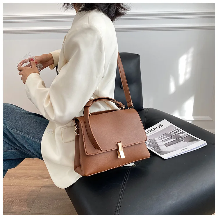 Fashion Simply PU Leather Crossbody Bag for Women 2022 Solid Color Shoulder Messenger Bag Lady Travel Small Handbag Purses Sac
Fashion Simply PU Leather Crossbody Bag for Women 2022 Solid Color Shoulder Messenger Bag Lady Travel Small Handbag Purses Sac