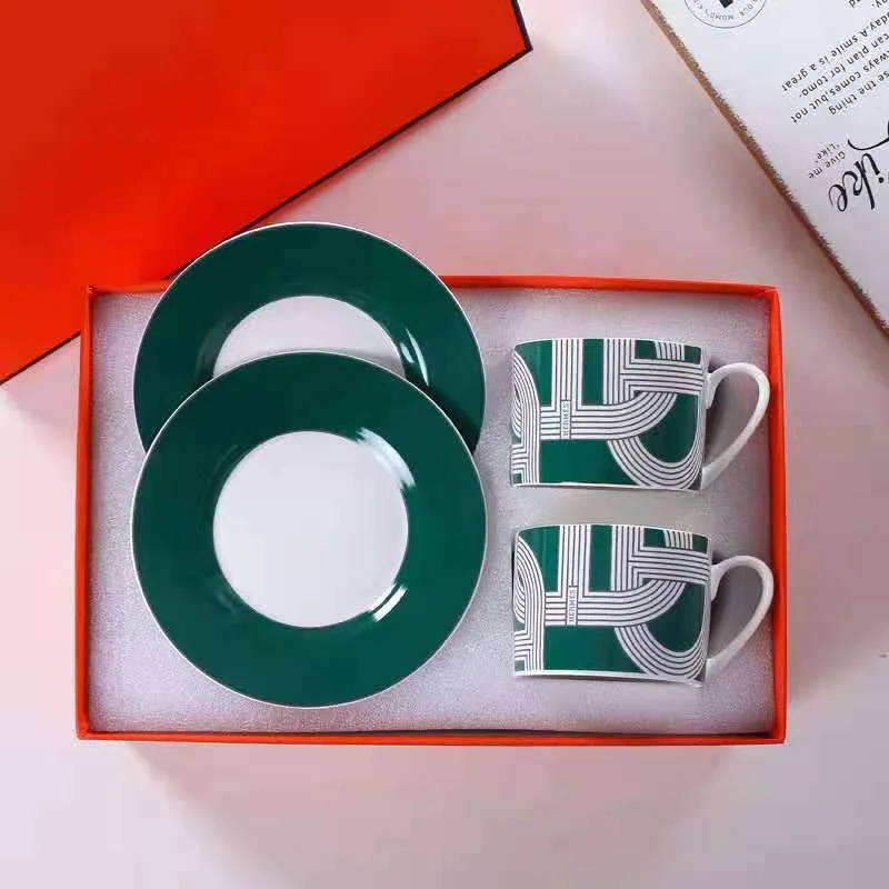 Runway Design Bone China Coffee Cups and Saucers Tableware Coffee Plates Dishes Afternoon Tea Coffee Drinkware With Gift Box
Runway Design Bone China Coffee Cups and Saucers Tableware Coffee Plates Dishes Afternoon Tea Coffee Drinkware With Gift Box