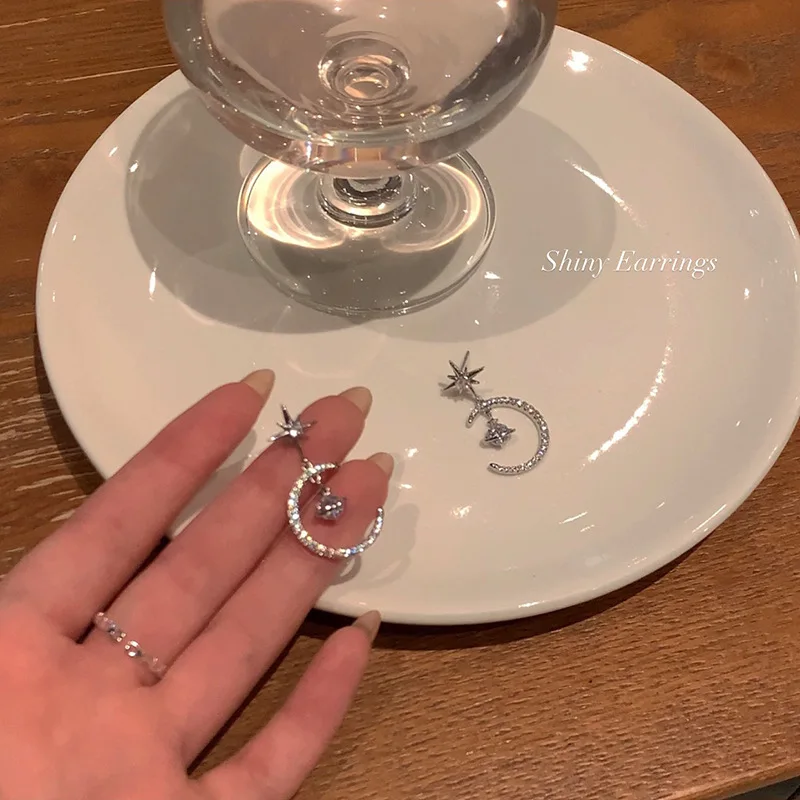 BAYTTLING S925 Sterling Silver Luxury Star Moon Zircon Stud Earrings For Women Fashion Charm Gift Jewelry Free Shipping
BAYTTLING S925 Sterling Silver Luxury Star Moon Zircon Stud Earrings For Women Fashion Charm Gift Jewelry Free Shipping