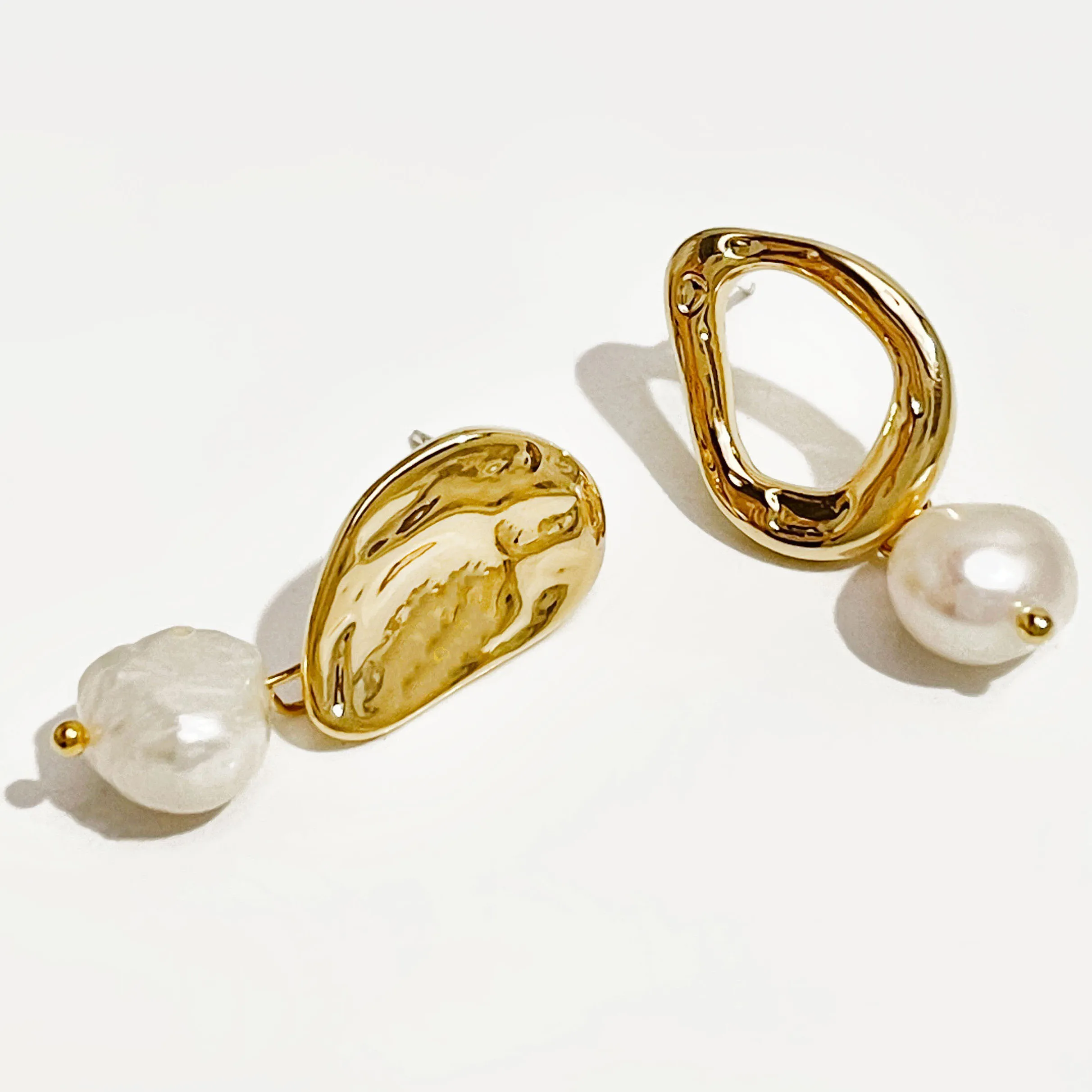 Peri'sbox French Elegant Asymmetric Baroque Pearl Drop Earrings 14K Gold Plated Natural Freshwater Pearls Bridal Jewelry Women
Peri'sbox French Elegant Asymmetric Baroque Pearl Drop Earrings 14K Gold Plated Natural Freshwater Pearls Bridal Jewelry Women