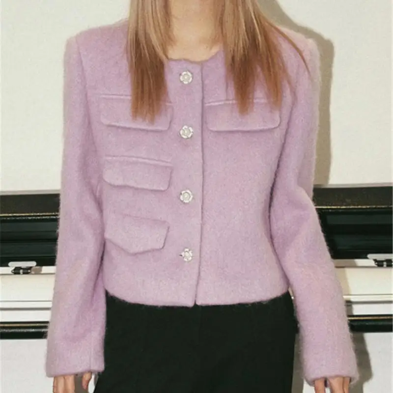 2023 New Women O-Neck Slim Single Broken Purple Short Woolen Coat Top Jacket Designer Brand Autumn Winter Clothes
2023 New Women O-Neck Slim Single Broken Purple Short Woolen Coat Top Jacket Designer Brand Autumn Winter Clothes