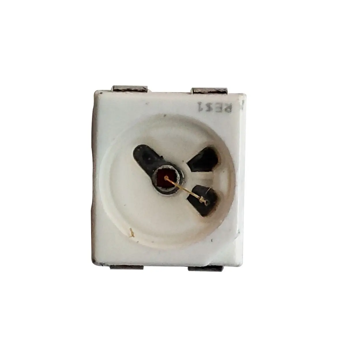 100PCS LR E6SF LRE6SF 3528 RED LED PLCC-4 COMMON CATHODE 2375MCD 2.05V 50mA 625-633nm original 
100PCS LR E6SF LRE6SF 3528 RED LED PLCC-4 COMMON CATHODE 2375MCD 2.05V 50mA 625-633nm original
