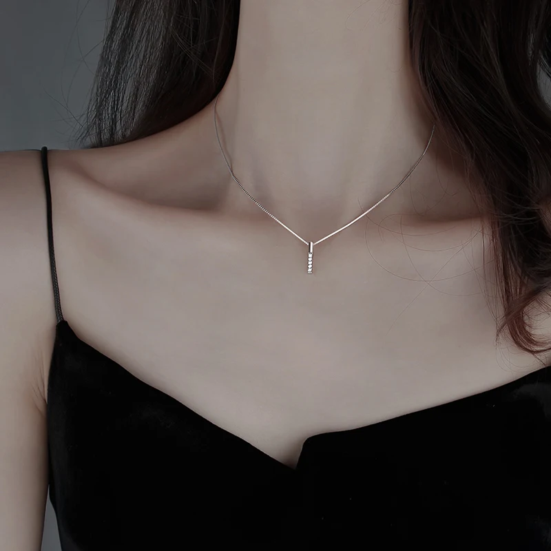 Simple 925 Sterling Silver Geometric Necklace Flash Diamond Strip Pendant Clavicle Chain Woman Wedding Temperament Jewelry Gift
Simple 925 Sterling Silver Geometric Necklace Flash Diamond Strip Pendant Clavicle Chain Woman Wedding Temperament Jewelry Gift