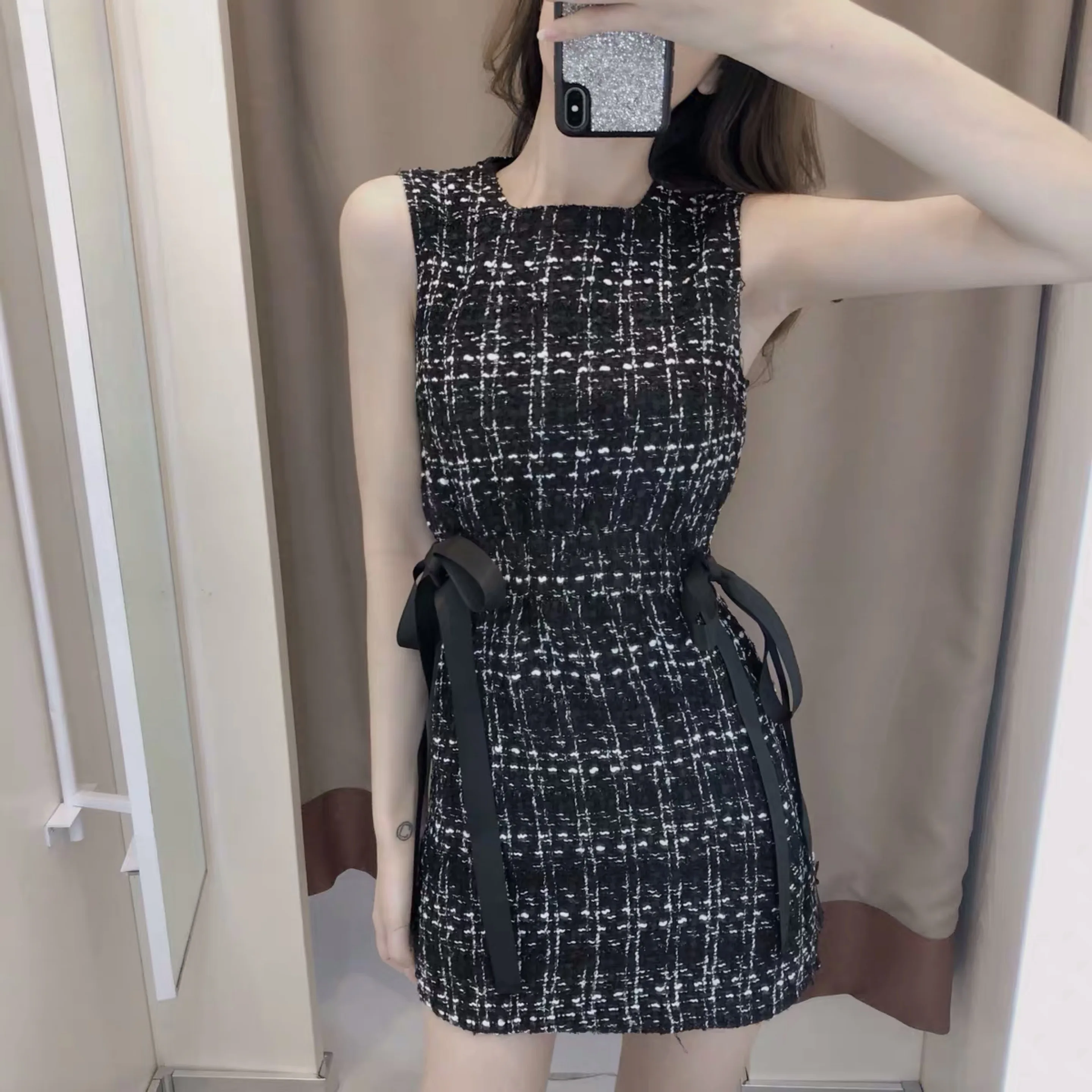 Vintage Summer Women Tweed Bandage Dresses for Women Party Sleeveless Bow O-Neck Plaid Elegant Casual Empire Bodycon Short Dress
Vintage Summer Women Tweed Bandage Dresses for Women Party Sleeveless Bow O-Neck Plaid Elegant Casual Empire Bodycon Short Dress
