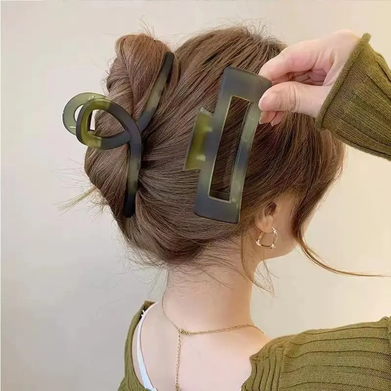 Simple matte hair clip green elegant big catch clip female back hair dish shark clip temperament hair clip clip headdress
Simple matte hair clip green elegant big catch clip female back hair dish shark clip temperament hair clip clip headdress