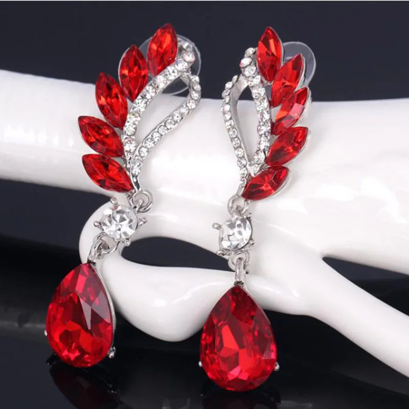 Elegant Long Water Droplet Teardrop Shaped Crystal Stud Earrings for Women Causal Wedding Engagement Party Jewelry
Elegant Long Water Droplet Teardrop Shaped Crystal Stud Earrings for Women Causal Wedding Engagement Party Jewelry