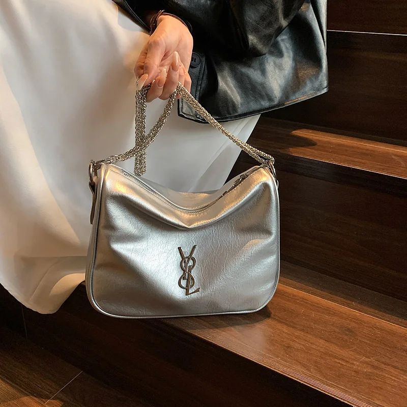 Women Fashion Hand Bags Luxury Shoulder Bags 2023 Shoulder Messenger Bag Hand Carrying Underarm Bag Textured Women's Bag
Women Fashion Hand Bags Luxury Shoulder Bags 2023 Shoulder Messenger Bag Hand Carrying Underarm Bag Textured Women's Bag