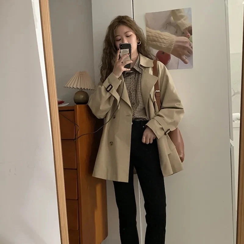 Windbreaker Women Short Coat 2023 Spring Autumn New Women Jacket Top Loose All-match Trench Coat British Double Breasted Jacket
Windbreaker Women Short Coat 2023 Spring Autumn New Women Jacket Top Loose All-match Trench Coat British Double Breasted Jacket