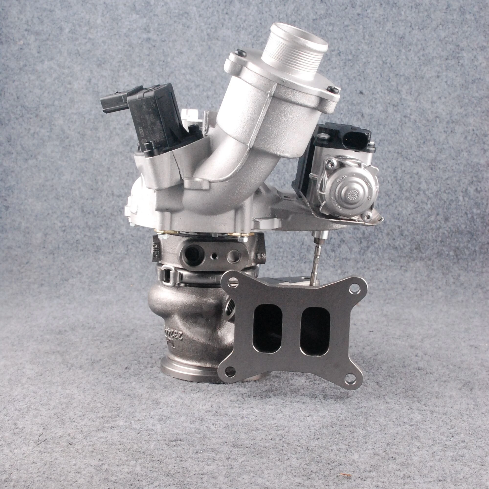 Upgrade turbocharger IS38 for EA888 Golf R/ S3 Gen 3 Bigger size 550HP power turbo MK7
Upgrade turbocharger IS38 for EA888 Golf R/ S3 Gen 3 Bigger size 550HP power turbo MK7