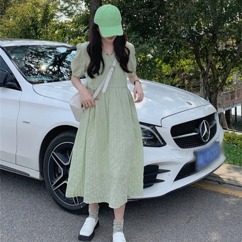 Summer 2022 new design sense of niche bubble sleeve small dress medium long French skirt women's dress
Summer 2022 new design sense of niche bubble sleeve small dress medium long French skirt women's dress