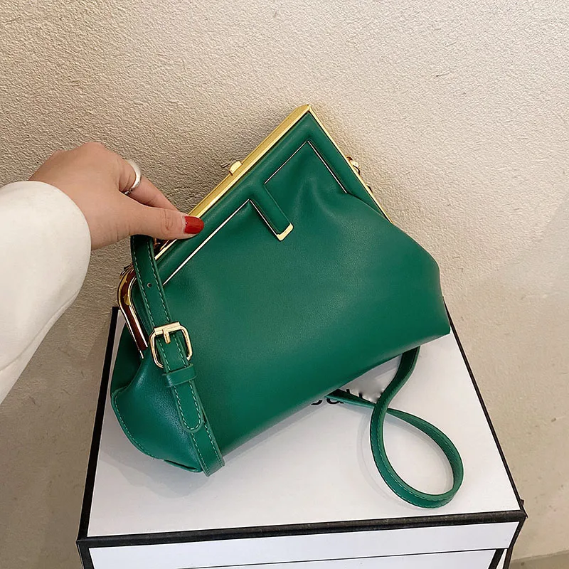 Роскошные дизайнерские женские сумки, новинка 2022, качественные Наплечные Сумки из искусственной кожи, модная женская сумка через плечо, кош...
Роскошные дизайнерские женские сумки, новинка 2022, качественные Наплечные Сумки из искусственной кожи, модная женская сумка через плечо, кош...