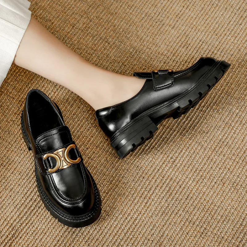 4cm New Fashion Platform Heels Loafers Patent Leather with Matel Button Plus Size Black Shoes for Women 41 42 43
4cm New Fashion Platform Heels Loafers Patent Leather with Matel Button Plus Size Black Shoes for Women 41 42 43