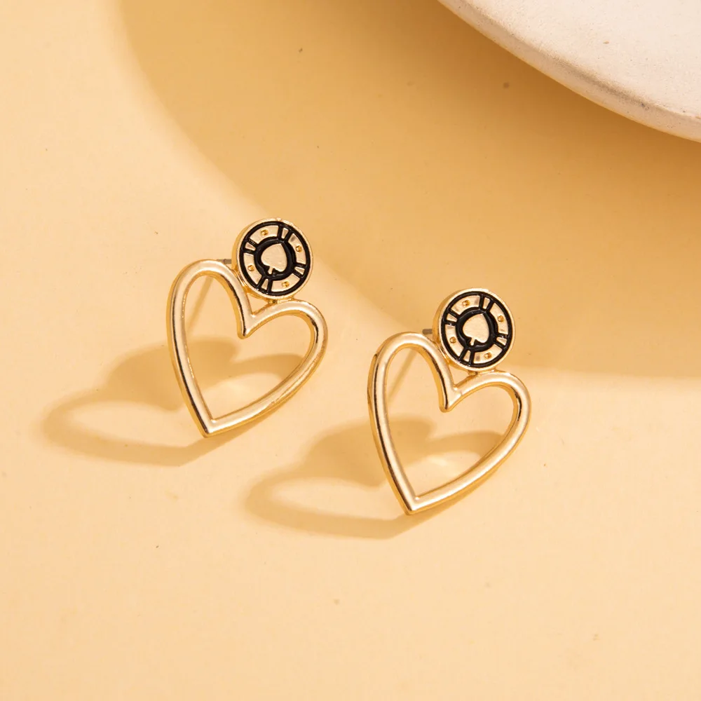 Vintage Metal Gold Color Earrings For Women Simple Big Hollow Heart Alloy Drop Earrings Party Jewelry Brincos 2022
Vintage Metal Gold Color Earrings For Women Simple Big Hollow Heart Alloy Drop Earrings Party Jewelry Brincos 2022