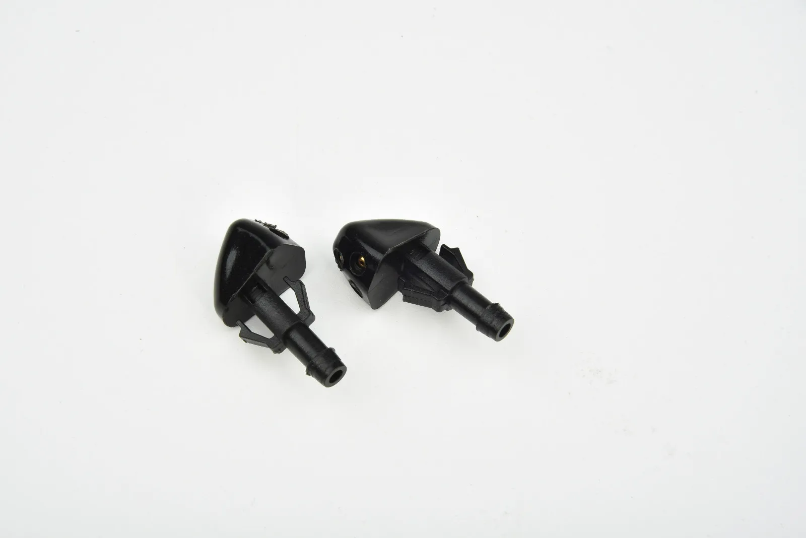 For T25 T3 Vanagon Front And Rear Windshield Washer Jet Nozzle Triple Washer New Car Replacement Parts
For T25 T3 Vanagon Front And Rear Windshield Washer Jet Nozzle Triple Washer New Car Replacement Parts