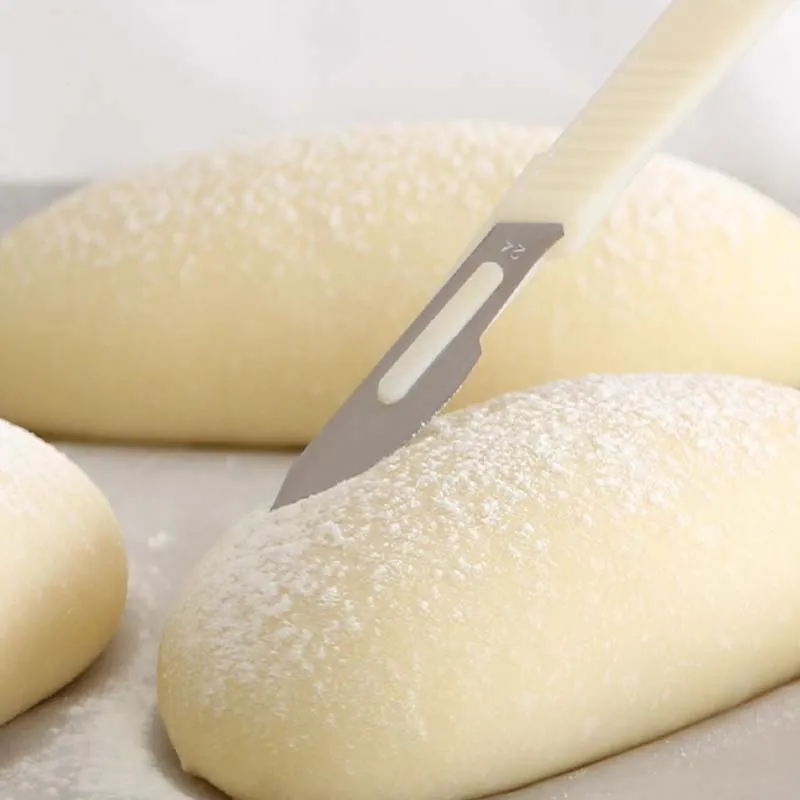 Baguette Bread Slicing Knife Practical European Bread Knife Cutting Tools Pastry Cutter With Carbon Steel Blade PP Shank mold
Baguette Bread Slicing Knife Practical European Bread Knife Cutting Tools Pastry Cutter With Carbon Steel Blade PP Shank mold