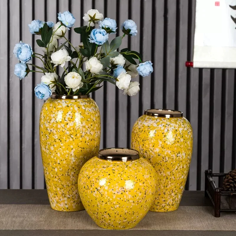 Jingdezhen ceramic vase modern simple yellow vase with dried flower simulation flower fake pot living room bedroom decoration
Jingdezhen ceramic vase modern simple yellow vase with dried flower simulation flower fake pot living room bedroom decoration