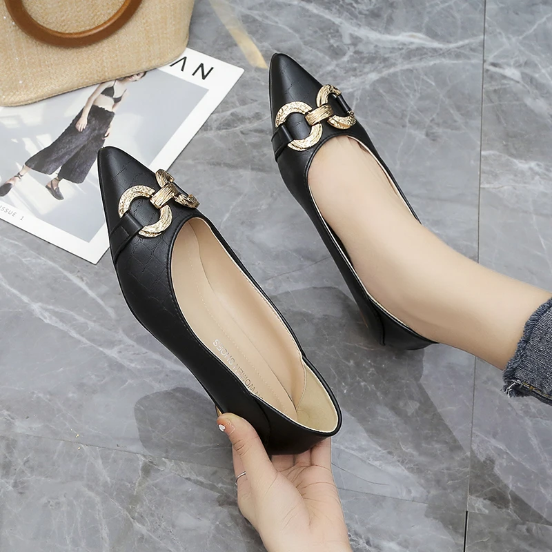 2022Thin High Heels Pumps Shoes Women Fashion Pointed Toe Metal Chain Work Shoes Vintage Elegant Shallow Pumps Party 
2022Thin High Heels Pumps Shoes Women Fashion Pointed Toe Metal Chain Work Shoes Vintage Elegant Shallow Pumps Party