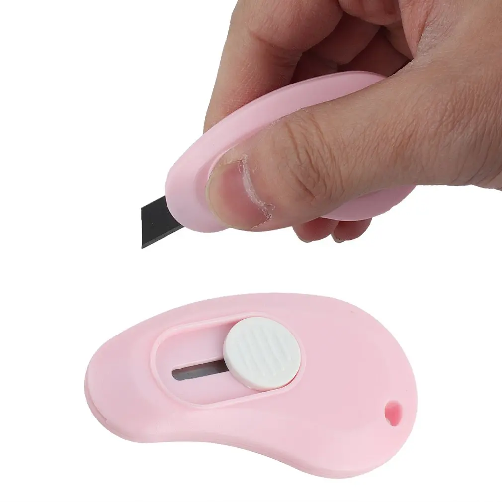 Cute Mini Portable Utility Knife Paper Cutter Cutting Paper Razor Blade Office Stationery Cutting Supplies random color
Cute Mini Portable Utility Knife Paper Cutter Cutting Paper Razor Blade Office Stationery Cutting Supplies random color