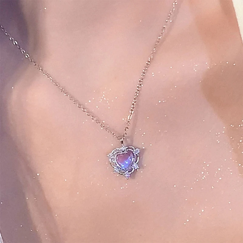 Y2K Pendant Necklaces For Women Zircon Heart Chain Necklace Punk Clavicle Choker Jewelry
Y2K Pendant Necklaces For Women Zircon Heart Chain Necklace Punk Clavicle Choker Jewelry
