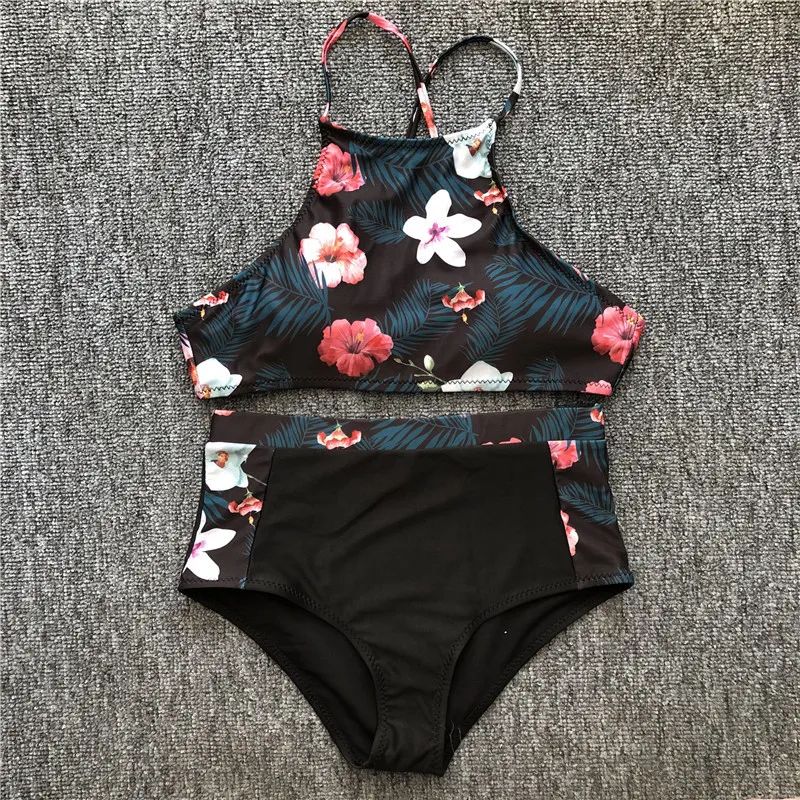 2021 European and American Foreign Trade Flower Print Halter Neck Strap Ladies Bikini Swimsuit
2021 European and American Foreign Trade Flower Print Halter Neck Strap Ladies Bikini Swimsuit