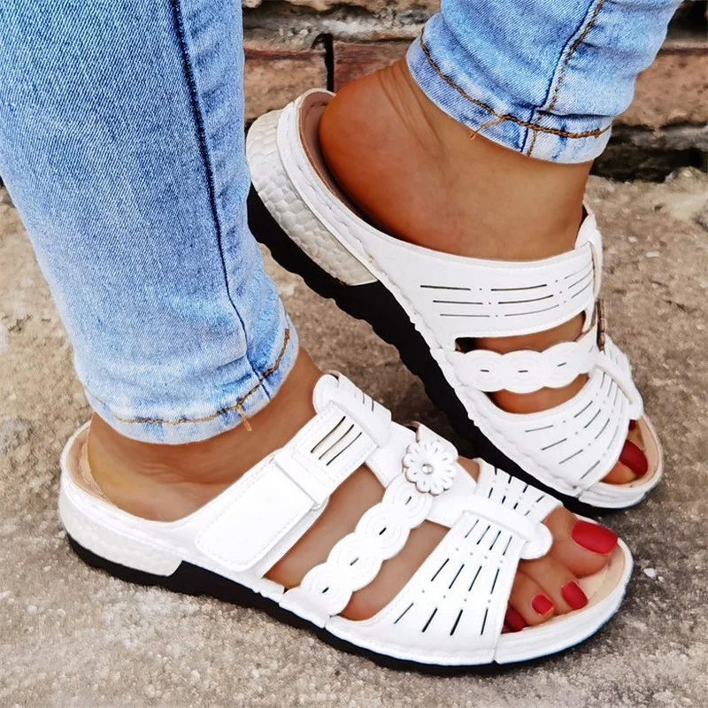 2022 Summer Fashion Hollow Breathable Women's Slippers Open Toe Slippers Comfortable Wedge Heel PU Leather Women's Slippers
2022 Summer Fashion Hollow Breathable Women's Slippers Open Toe Slippers Comfortable Wedge Heel PU Leather Women's Slippers