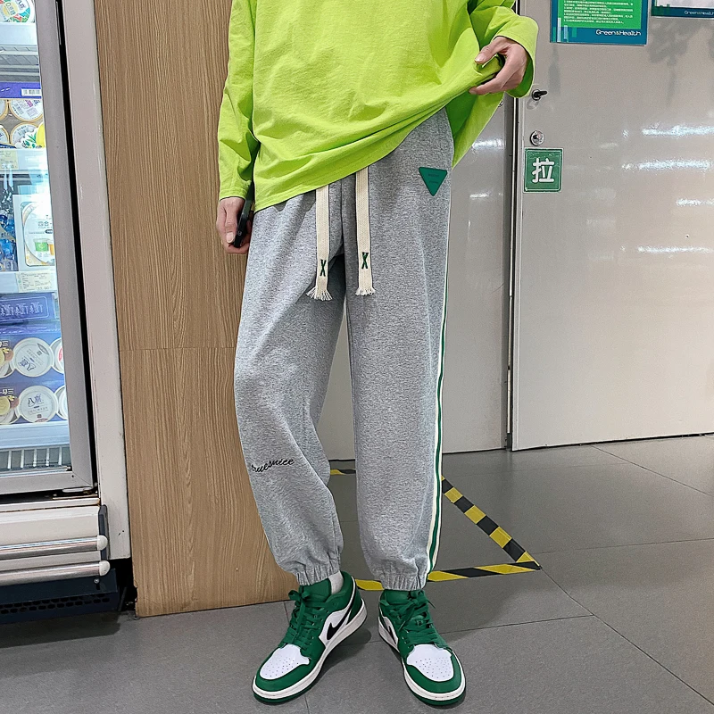 Повседневные брюки, мужские весенние брюки, мужские штаны, мужские трендовые свободные прямые спортивные мужские брюки с универсальной пол...
Повседневные брюки, мужские весенние брюки, мужские штаны, мужские трендовые свободные прямые спортивные мужские брюки с универсальной пол...