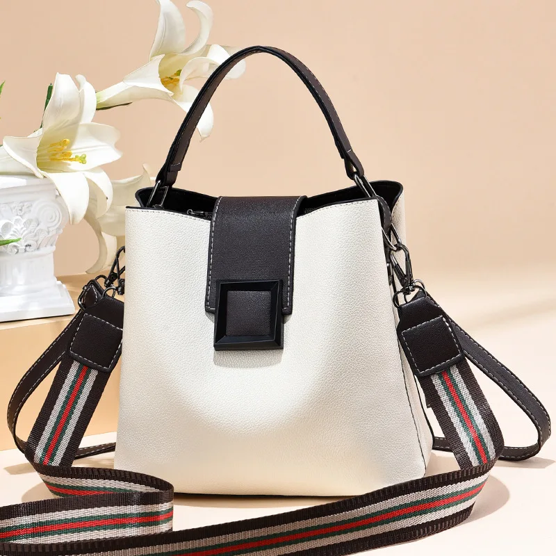 Simple and Versatile Women's Bucket Bag 2022 Autumn New Fashion Hit Color Net Red One-shoulder Messenger Bag Women
Simple and Versatile Women's Bucket Bag 2022 Autumn New Fashion Hit Color Net Red One-shoulder Messenger Bag Women