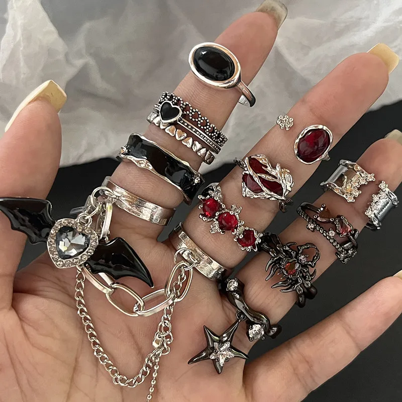 Gothic Fashion Rings For Women Girls Crystal Black Spider Open Ring Hip Hop Punk Irregular Animal Finger Jewelry Halloween Gift
Gothic Fashion Rings For Women Girls Crystal Black Spider Open Ring Hip Hop Punk Irregular Animal Finger Jewelry Halloween Gift