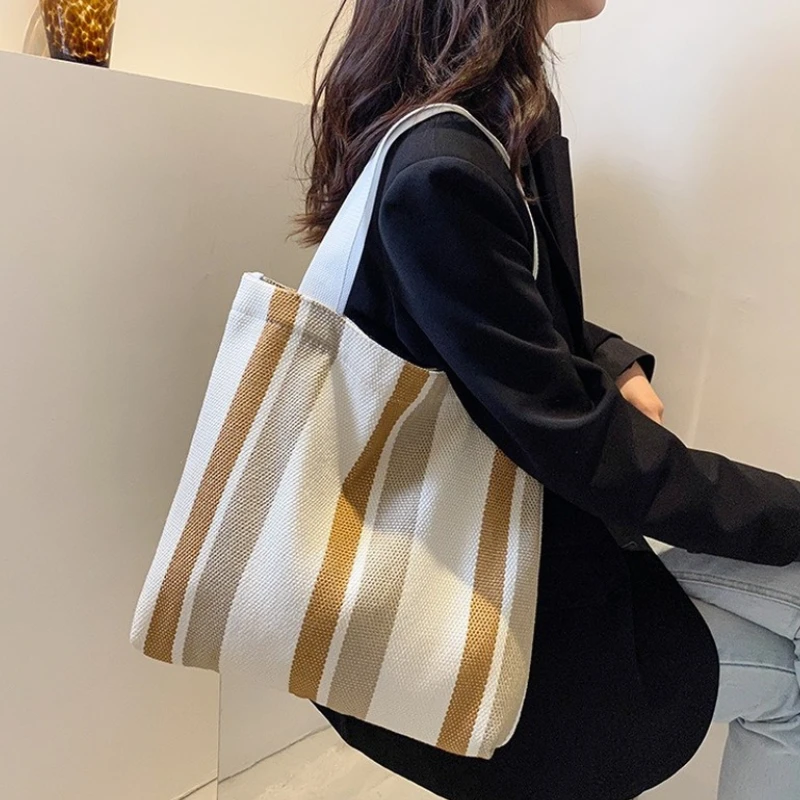 Simple Retro Handbag Small Fresh Striped Canvas Bags for Women 2022 Casual Literature and Art Large-capacity Shoulder Bag Female
Simple Retro Handbag Small Fresh Striped Canvas Bags for Women 2022 Casual Literature and Art Large-capacity Shoulder Bag Female