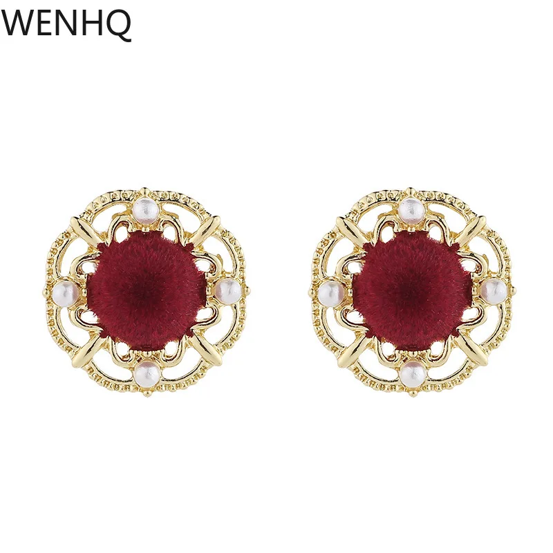 WENHQ French Retro Red Velvet Stud Clip on Earrings No Pierced Luxury Pearl Earrings Mosquito Coil Ear Clip Female Cuff Earring
WENHQ French Retro Red Velvet Stud Clip on Earrings No Pierced Luxury Pearl Earrings Mosquito Coil Ear Clip Female Cuff Earring