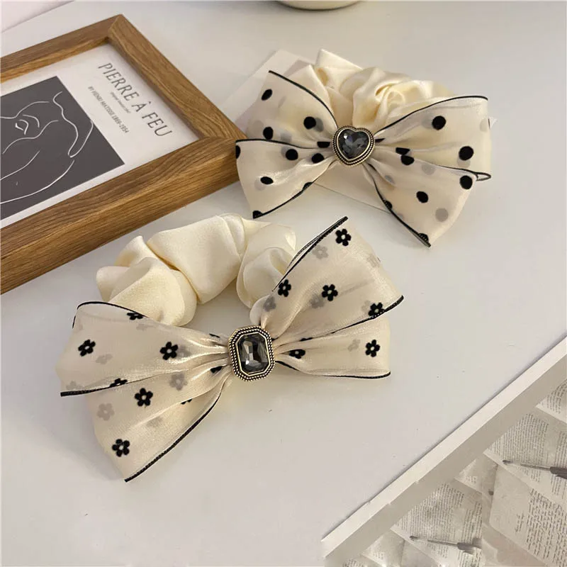 Fashion 2pcs/lot Woman Chifon Scrunchies Elegant Rubber Band Ponytail Holder Elastic Hair Tie WLFQ028
Fashion 2pcs/lot Woman Chifon Scrunchies Elegant Rubber Band Ponytail Holder Elastic Hair Tie WLFQ028