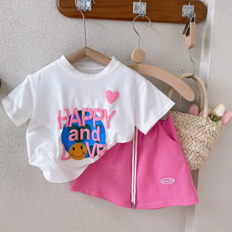 Girls Short-sleeved T-shirt Set 2023 Summer New Casual Letter Printed T-shirt Shorts Two-piece Children's Baby Clothes Set
Girls Short-sleeved T-shirt Set 2023 Summer New Casual Letter Printed T-shirt Shorts Two-piece Children's Baby Clothes Set