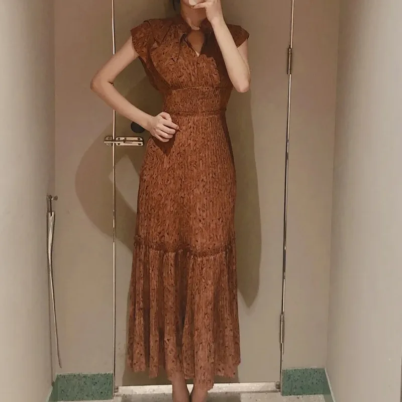 A GIRLS 2022 Summer Women Robe Temperament Retro Vestidos Half Open Ruffle Collar Flying Sleeves High Waist Print Pleated Dress
A GIRLS 2022 Summer Women Robe Temperament Retro Vestidos Half Open Ruffle Collar Flying Sleeves High Waist Print Pleated Dress
