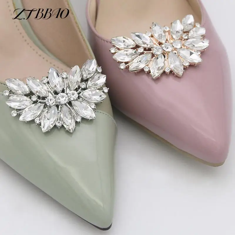 1PCS Shiny Decorative Clips Rhinestones Crystal Shoe Clips High Heel Charm Buckle Shoes Decoration For Wedding Bride Shoes 
1PCS Shiny Decorative Clips Rhinestones Crystal Shoe Clips High Heel Charm Buckle Shoes Decoration For Wedding Bride Shoes