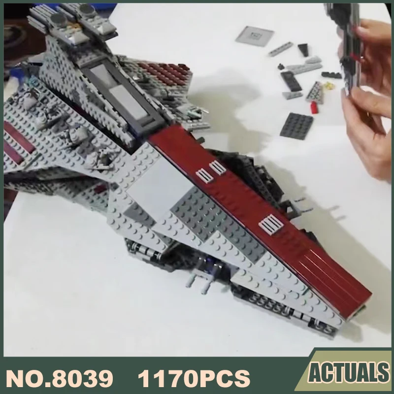 1218pcs 05042 Venator Republic Toy Attack Cruiser Starship Model Building Compatible With 8039 Block Bricks Birthday Gift
1218pcs 05042 Venator Republic Toy Attack Cruiser Starship Model Building Compatible With 8039 Block Bricks Birthday Gift