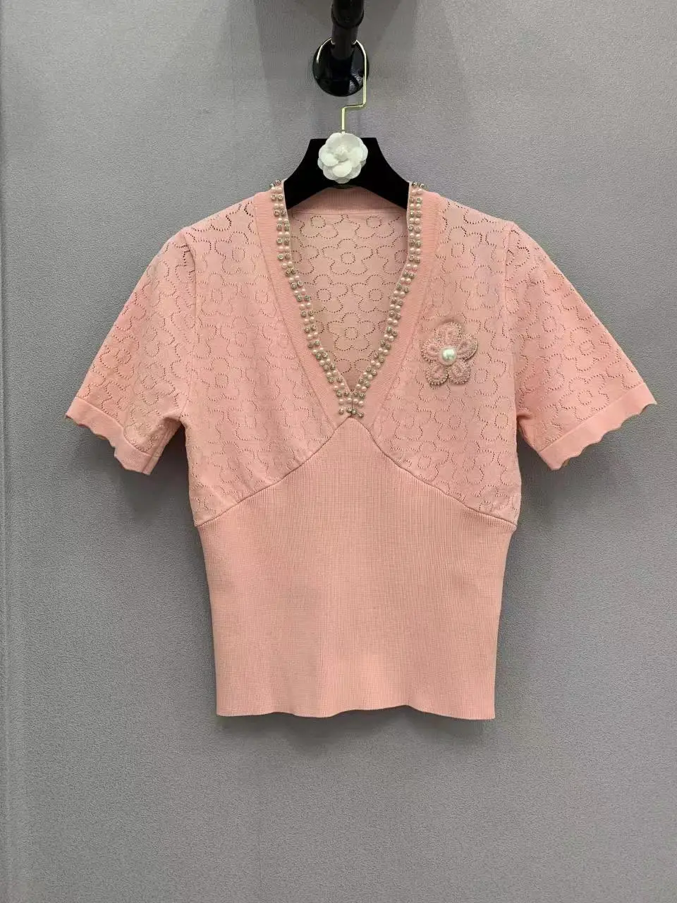 High Quality Women's Fashion Summer New Sweet Elegant Beaded Flower V-Neck Short Sleeve Corset Stretch Knitted T-Shirt Top
High Quality Women's Fashion Summer New Sweet Elegant Beaded Flower V-Neck Short Sleeve Corset Stretch Knitted T-Shirt Top