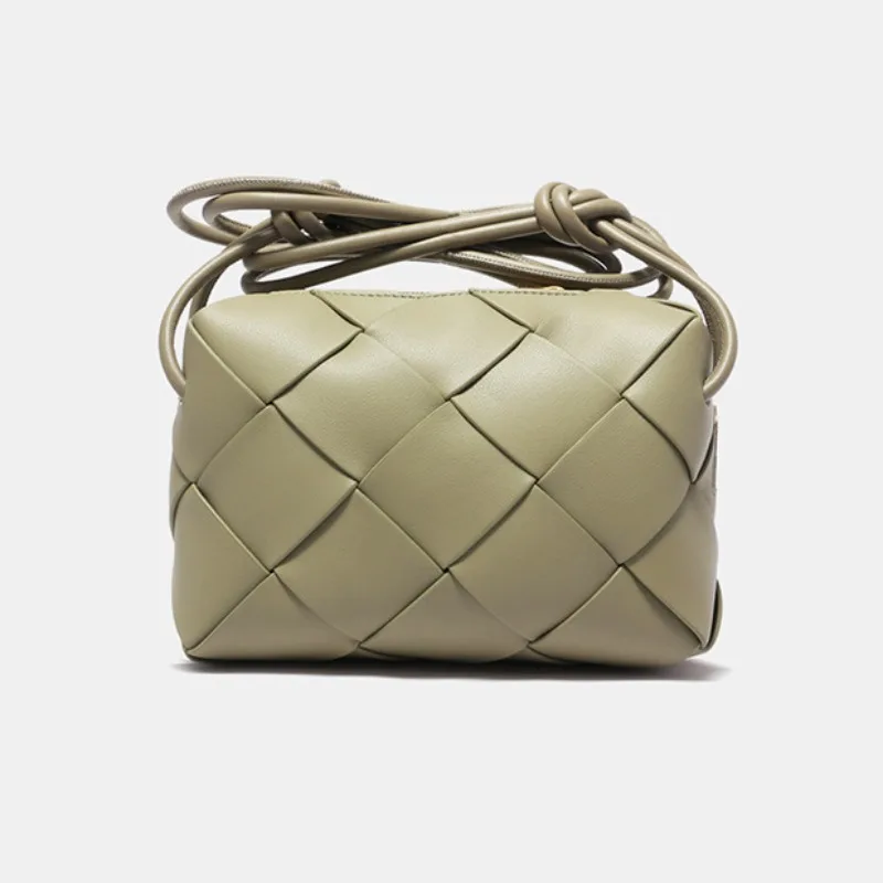 Personality Woven Women Bags 2023 New Trendy Small Square Bolsas Feminina Portable Handbags Fashion Designer Bolsos Mujer
Personality Woven Women Bags 2023 New Trendy Small Square Bolsas Feminina Portable Handbags Fashion Designer Bolsos Mujer