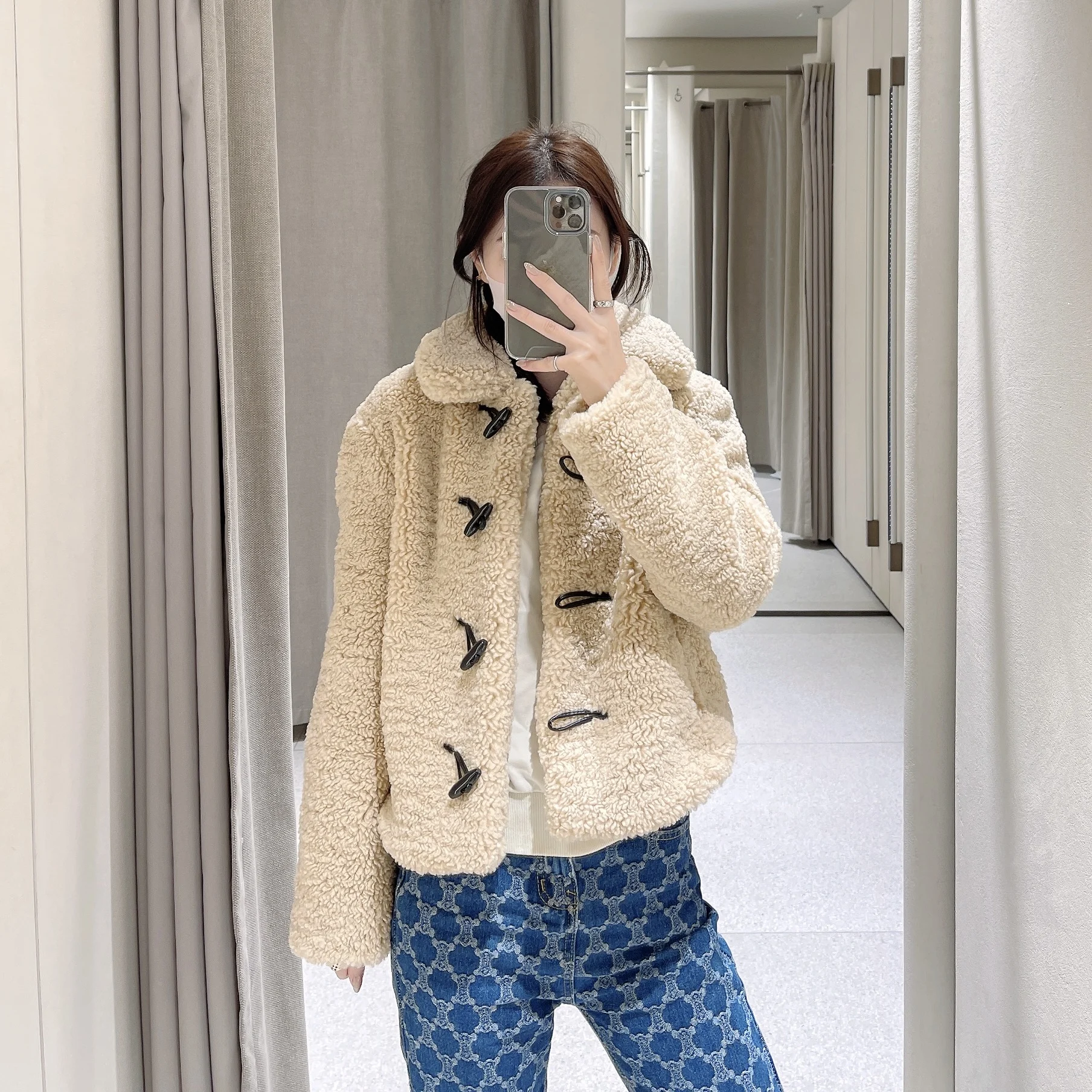 JUNWU Autumn Winter Women's Lapel Lapel Horn Button Single-Breasted Long-Sleeved Fake Fur Suede Loose Warm Jacket Casual
JUNWU Autumn Winter Women's Lapel Lapel Horn Button Single-Breasted Long-Sleeved Fake Fur Suede Loose Warm Jacket Casual