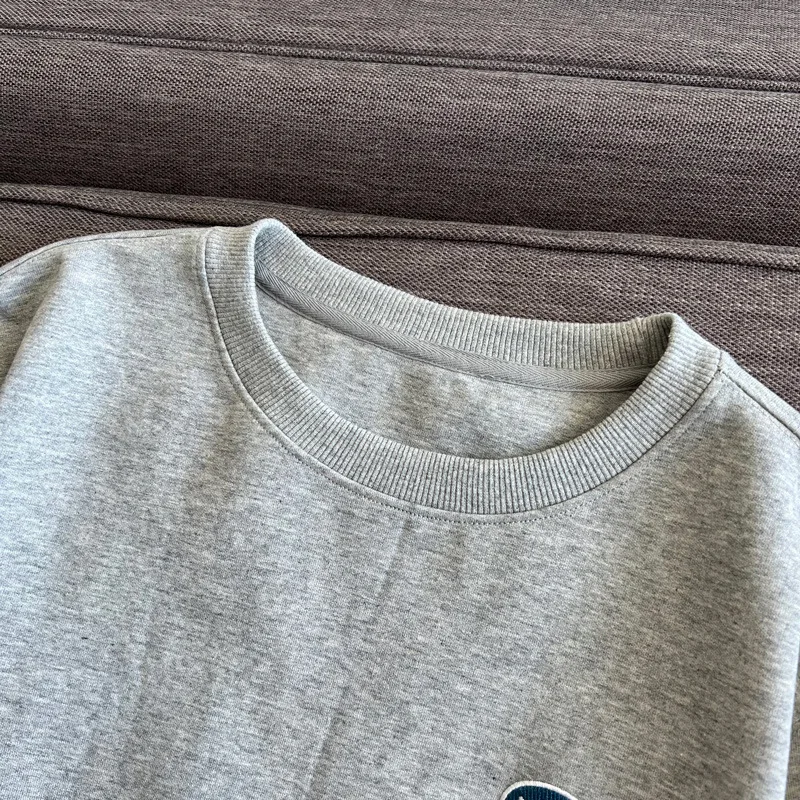 Women's Sweatshirt Round Neck Embroidery Letter Loose Fit Long Sleeve Tops Casual Pullover
Women's Sweatshirt Round Neck Embroidery Letter Loose Fit Long Sleeve Tops Casual Pullover