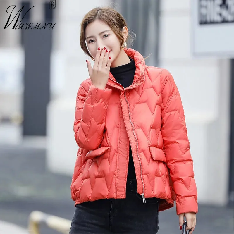 Ultralight Short White Duck Down Jacket Women Winter Basic Straight Stand Collar Red Parkas High Street Ol Warm Quilted Coat
Ultralight Short White Duck Down Jacket Women Winter Basic Straight Stand Collar Red Parkas High Street Ol Warm Quilted Coat