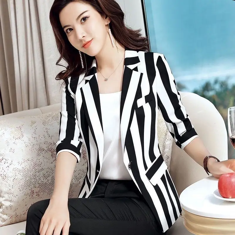 Women's Blazers Spring And Summer Coat Tops Loose Suits Black White Clothings Lady
Women's Blazers Spring And Summer Coat Tops Loose Suits Black White Clothings Lady